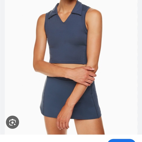 Aritzia TNA Outlast V-neck Polo Cropped Tank Top in Dark Navy - Picture 3 of 8